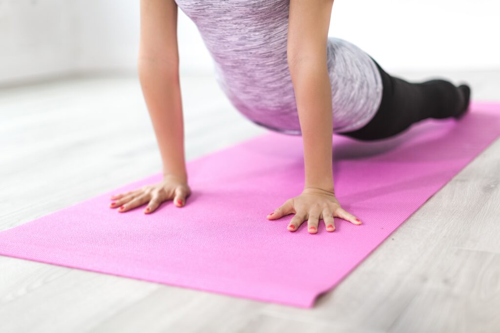 Fit Control groepsles Yoga. Fitness te Kuurne.